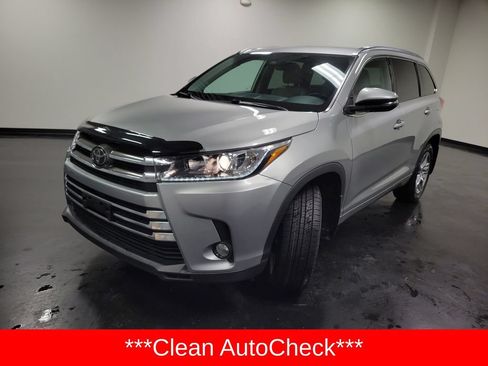 Used 2018 Toyota Highlander Limited AWD/4WD image 4