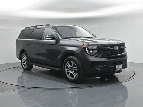 Used 2025 Ford Expedition Active image 62