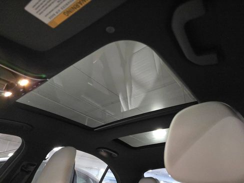 Used 2023 Mercedes-Benz C 300 4MATIC Sedan image 3