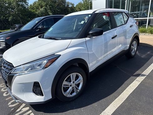 New 2025 Nissan Kicks Play S image 4