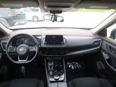 Used 2023 Nissan Rogue S AWD/4WD image 11