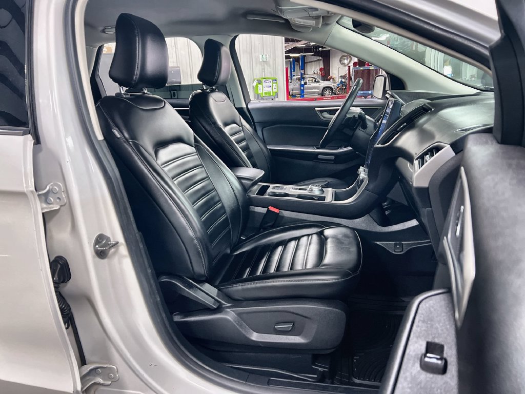 Used 2023 Ford Edge SEL w/ Convenience Package AWD/4WD image 28