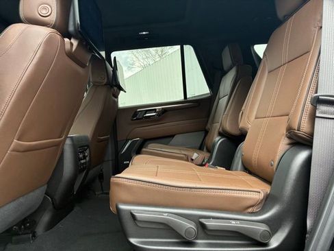 New 2026 Chevrolet Tahoe High Country AWD/4WD image 17