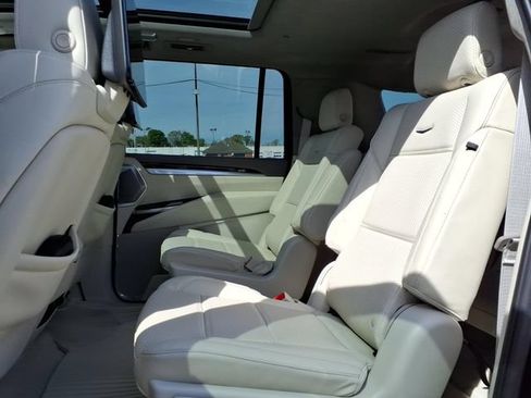 New 2026 Cadillac Escalade ESV Platinum Sport w/ LPO, ONYX Package AWD/4WD image 8