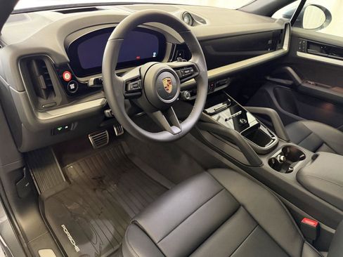 New 2026 Porsche Cayenne S image 4