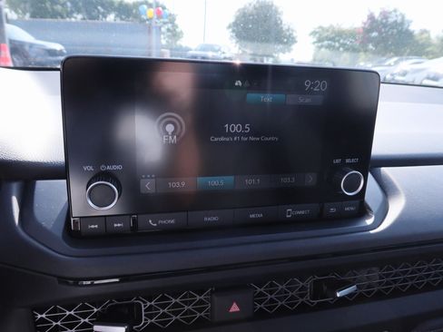 Certified 2025 Honda Accord SE image 18