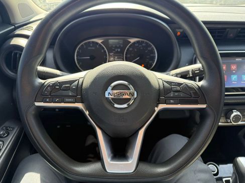 Used 2021 Nissan Kicks S FWD image 17