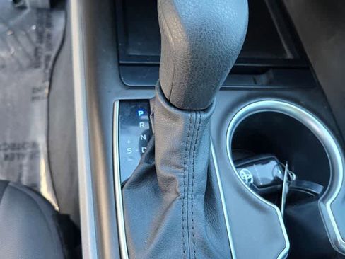 Used 2022 Toyota Camry LE image 14