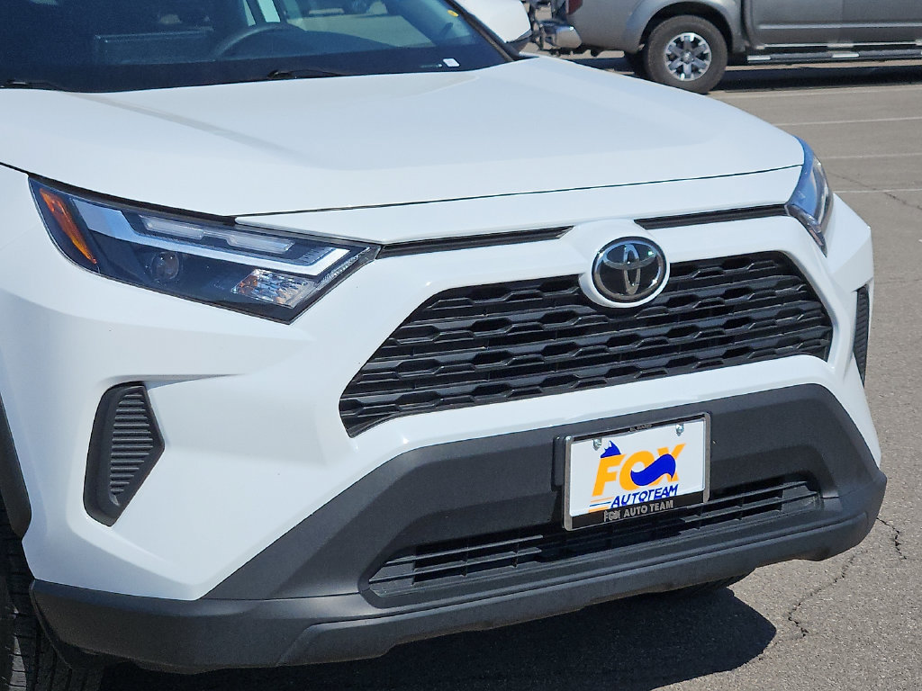 Used 2025 Toyota RAV4 XLE FWD image 7