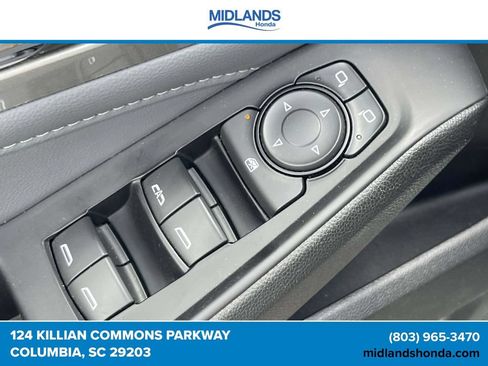 Used 2020 Chevrolet Traverse LT FWD image 18
