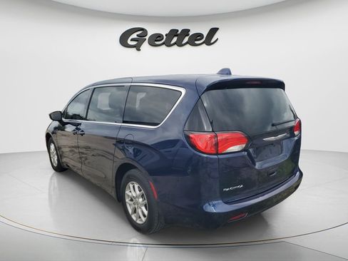 Used 2017 Chrysler Pacifica Touring image 5