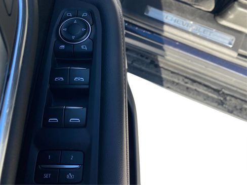Used 2023 Chevrolet Tahoe Premier AWD/4WD image 33