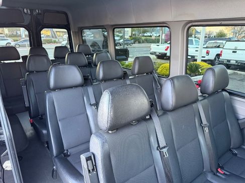 Used 2016 Mercedes-Benz Sprinter 2500 image 11