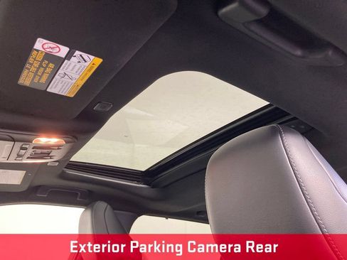Used 2025 Toyota Highlander XSE AWD/4WD image 16