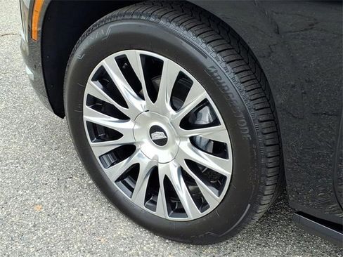 Certified 2025 Cadillac Escalade Premium Luxury Platinum image 8