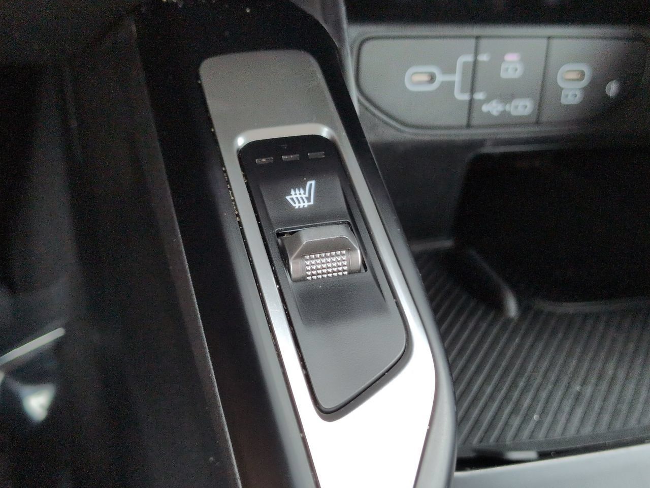 Certified 2024 Kia Sorento X-Line EX AWD/4WD image 24