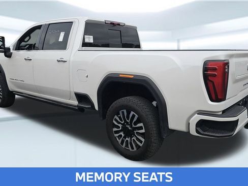 Used 2024 GMC Sierra 2500 Denali Ultimate image 8