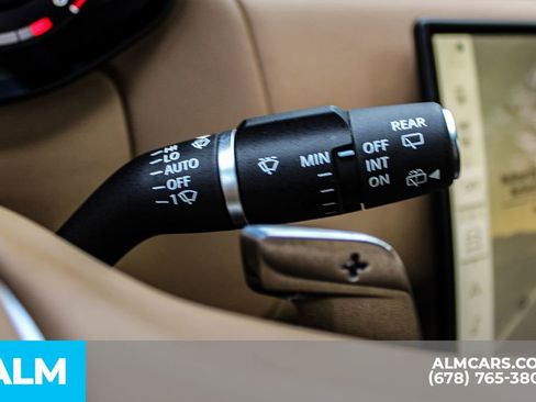 Used 2024 Land Rover Range Rover Long Wheelbase Autobiography image 33