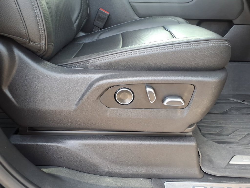 Used 2025 GMC Sierra 2500 Denali w/ Max Trailering Package AWD/4WD image 13