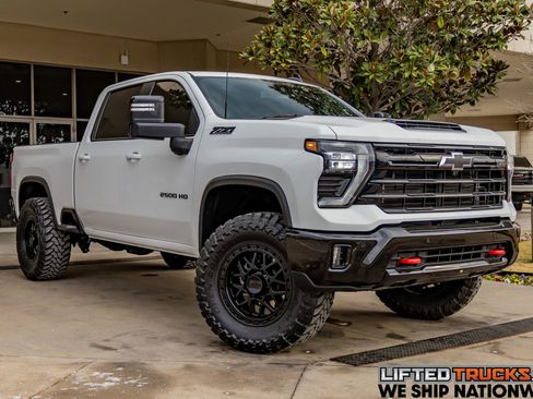 Used 2025 Chevrolet Silverado 2500 LT w/ Trail Boss Package image 1