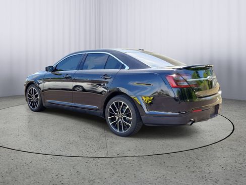 Used 2018 Ford Taurus SHO AWD/4WD image 4