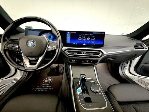 Used 2023 BMW i4 eDrive35 w/ Premium Package RWD image 17