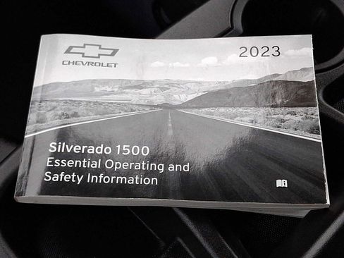 Used 2023 Chevrolet Silverado 1500 LT image 24