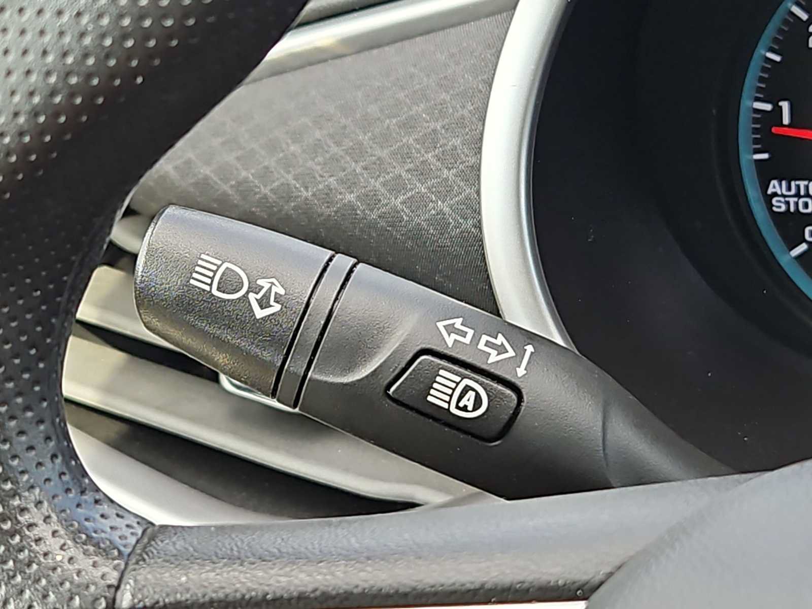 Used 2025 Chevrolet Malibu LT FWD image 16