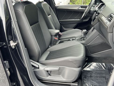Used 2022 Volkswagen Tiguan SE R-Line AWD/4WD image 33