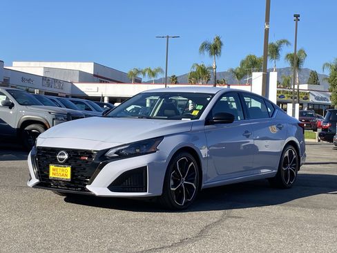 Used 2023 Nissan Altima 2.5 SR image 7