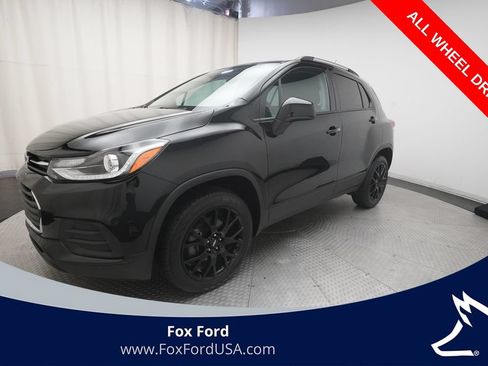 Used 2022 Chevrolet Trax LT w/ Midnight Edition AWD/4WD image 1