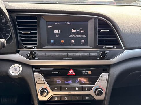Used 2018 Hyundai Elantra Value Edition FWD image 31