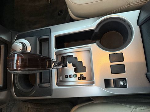 Used 2014 Toyota 4Runner Limited AWD/4WD image 40