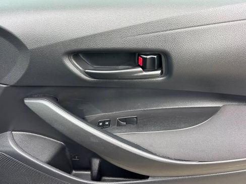 Used 2025 Toyota Corolla LE FWD image 21
