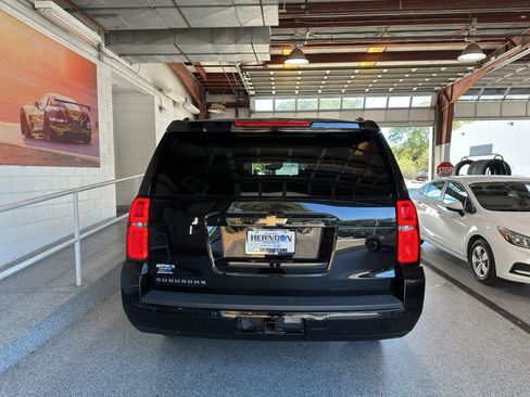 Used 2020 Chevrolet Suburban LT image 23