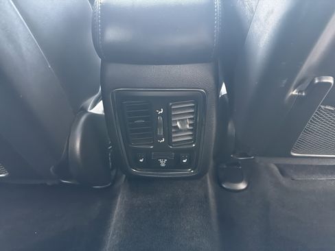 Used 2012 Jeep Grand Cherokee Limited image 11