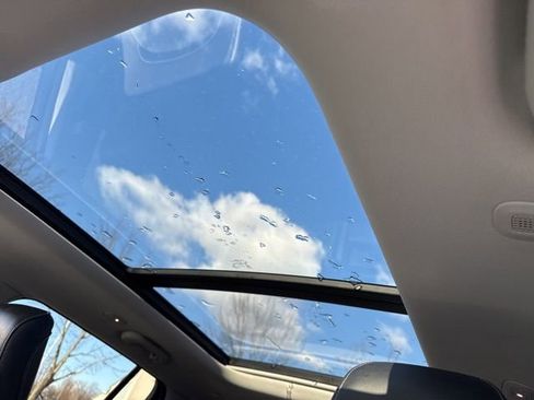 Used 2022 Jeep Grand Cherokee Limited image 5