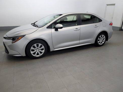 Used 2023 Toyota Corolla LE w/ Carpet Mat Package (TMS) FWD image 2