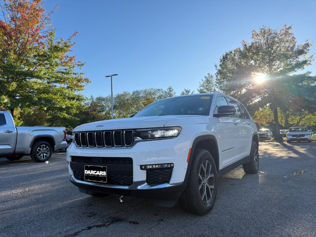 Used 2024 Jeep Grand Cherokee L Limited w/ Luxury Tech Group II AWD/4WD image 32