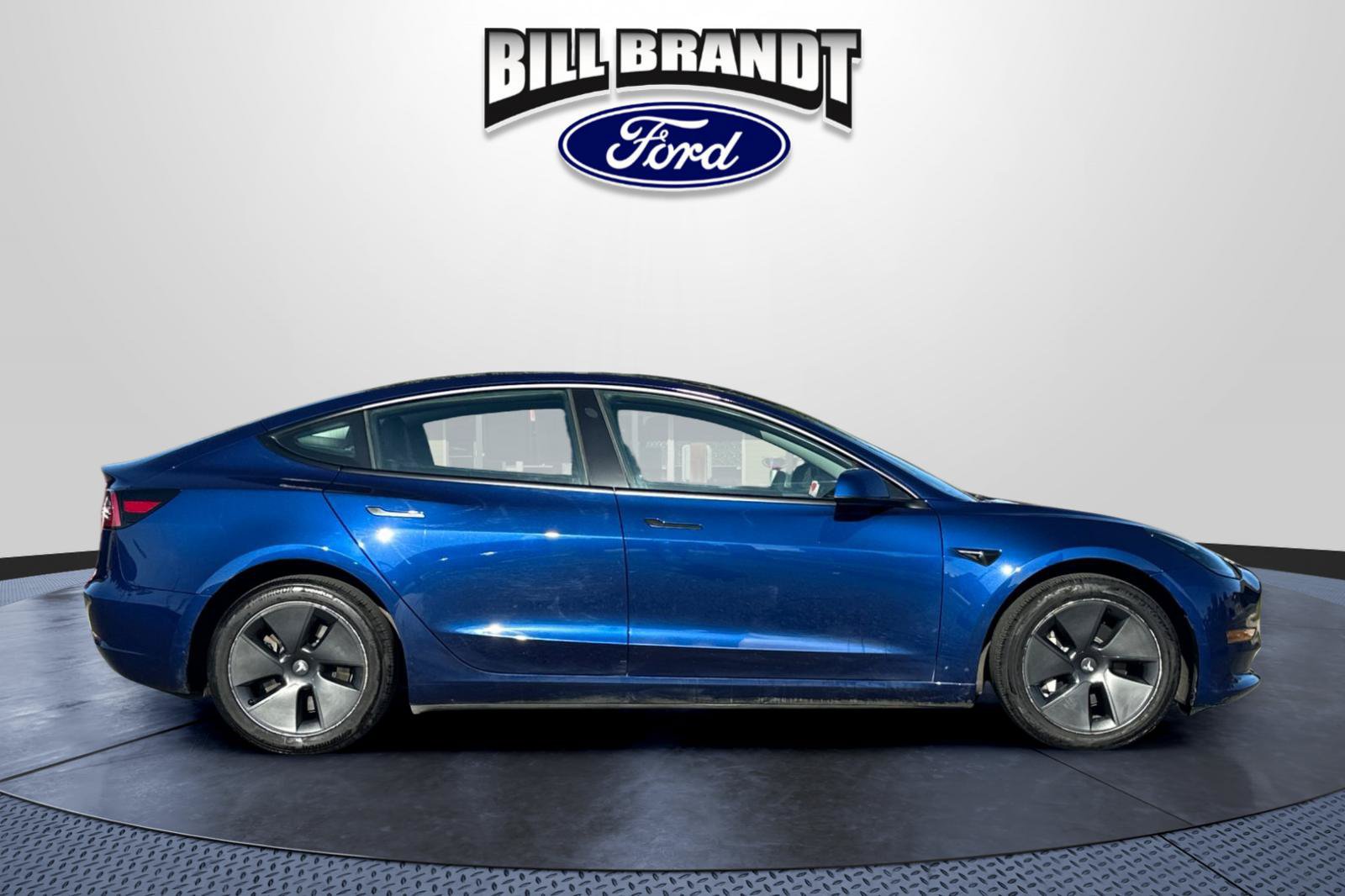 Used 2023 Tesla Model 3 Standard Range RWD image 2