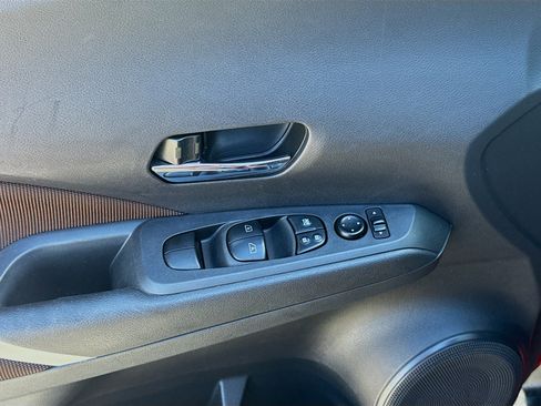 Used 2021 Nissan Kicks SR FWD image 16