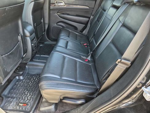 Used 2017 Jeep Grand Cherokee Overland AWD/4WD image 19