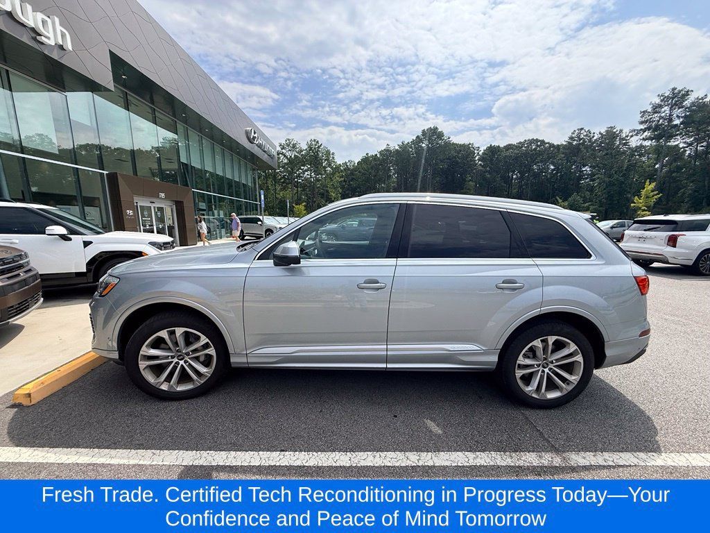 Used 2025 Audi Q7 3.0T Premium Plus AWD/4WD image 2