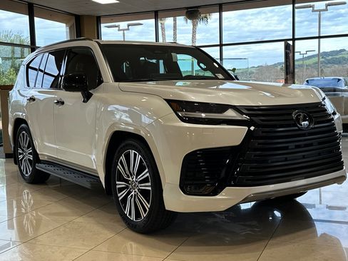 New 2026 Lexus LX 600 4WD w/ Luxury Package image 2