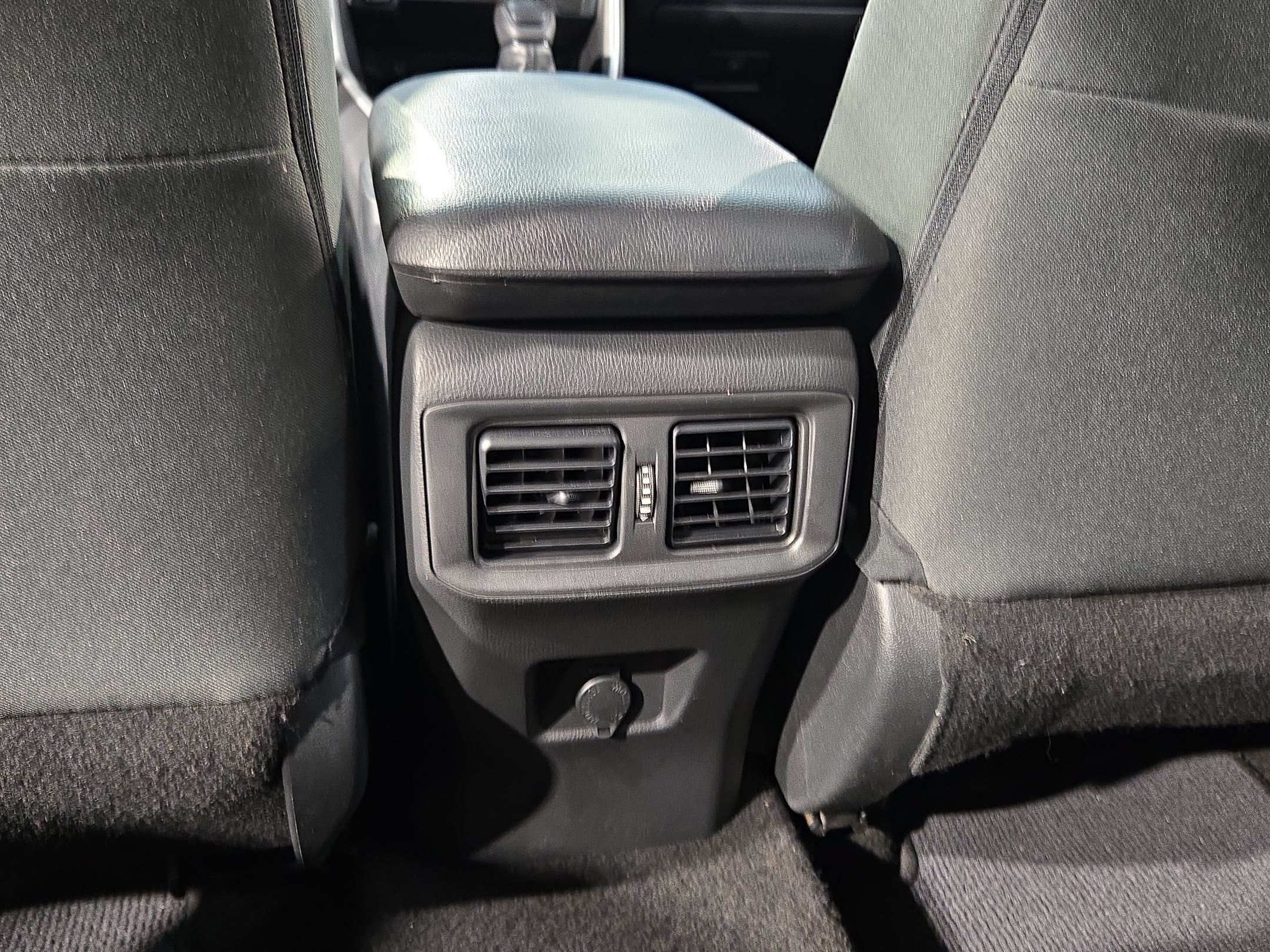 Used 2022 Toyota RAV4 LE FWD image 36