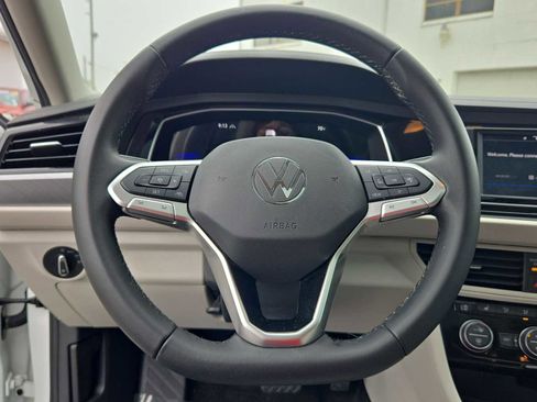 Used 2023 Volkswagen Jetta SE w/ Panoramic Sunroof Package image 23