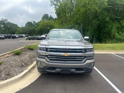 Used 2017 Chevrolet Silverado 1500 High Country AWD/4WD image 2