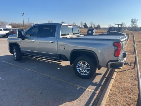 Used 2024 Chevrolet Silverado 2500 High Country w/ Technology Package image 4