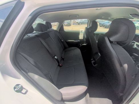 Used 2025 Kia K4 FWD image 28