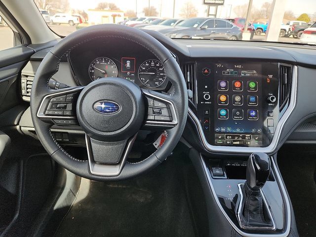 Used 2025 Subaru Outback Premium AWD/4WD image 12